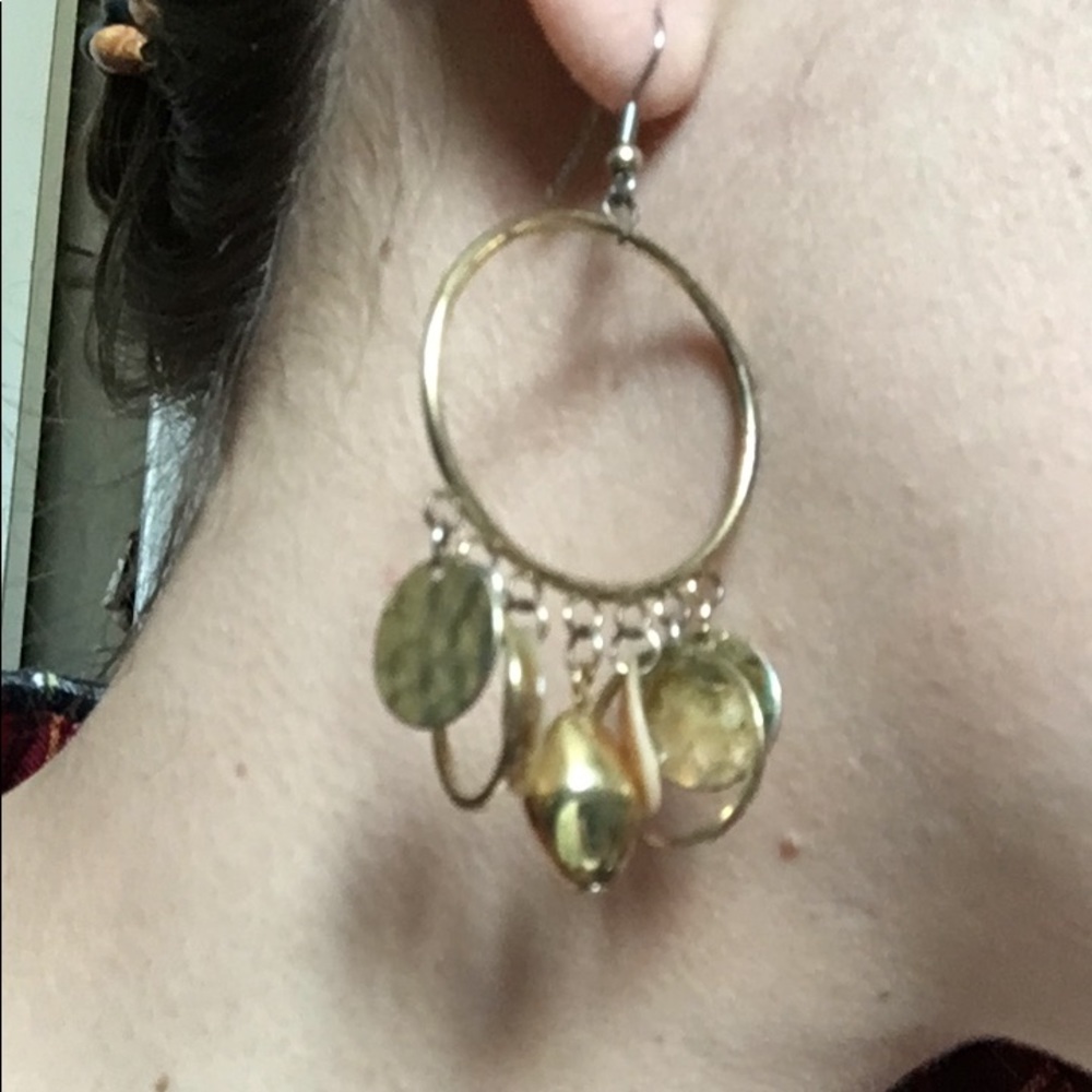Gold and Shell Earringa - Picture 2 of 2